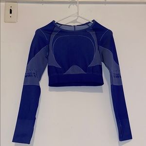 Gymshark Long Sleeve Workout top, form fitting, crop top